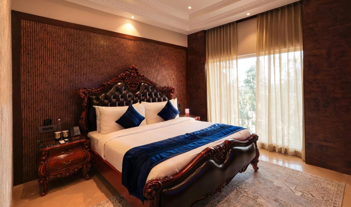 Hukam's Lalit Mahal Hotel Raipur  Bagian luar foto